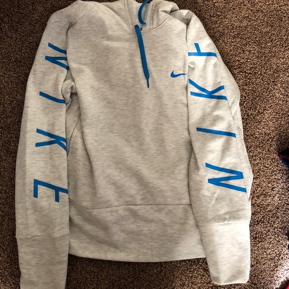 NWOT Nike Hoodie - Picture 1 of 2